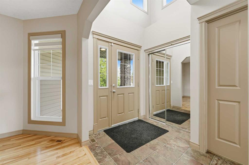 137 Evanscove Circle NW photo 3