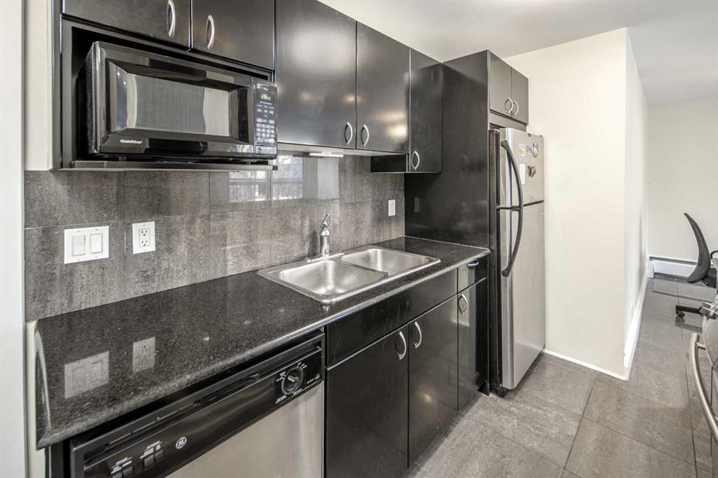 706 15 Avenue SW #204 photo 4