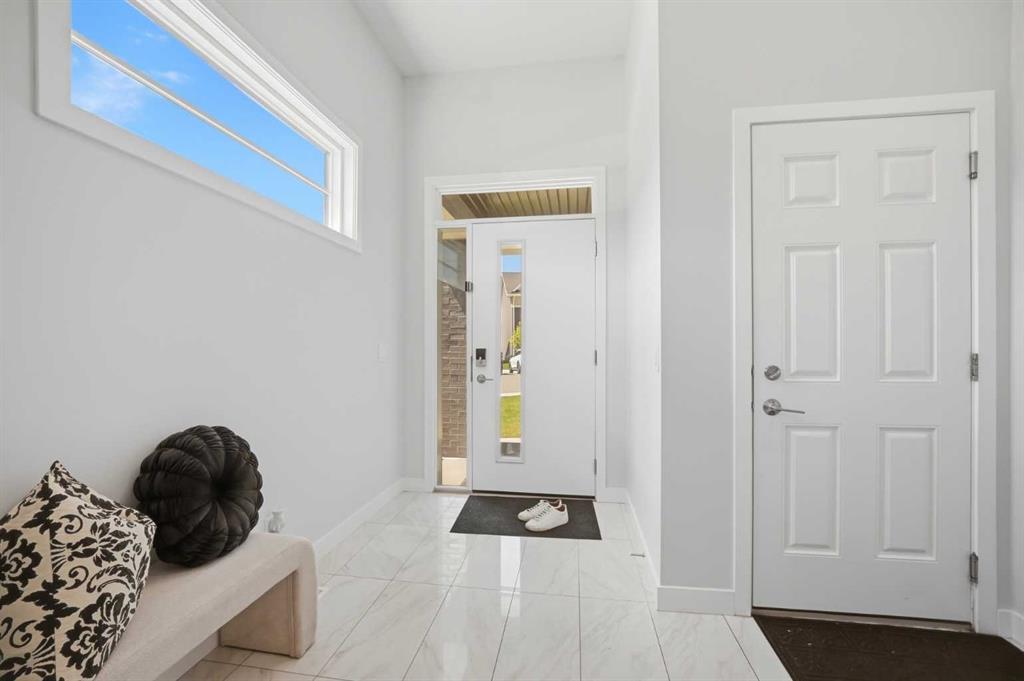 114 Corner Meadows Grove NE photo 3