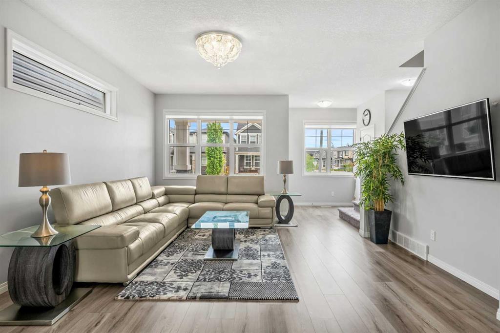 147 Evanscrest Park NW photo 3