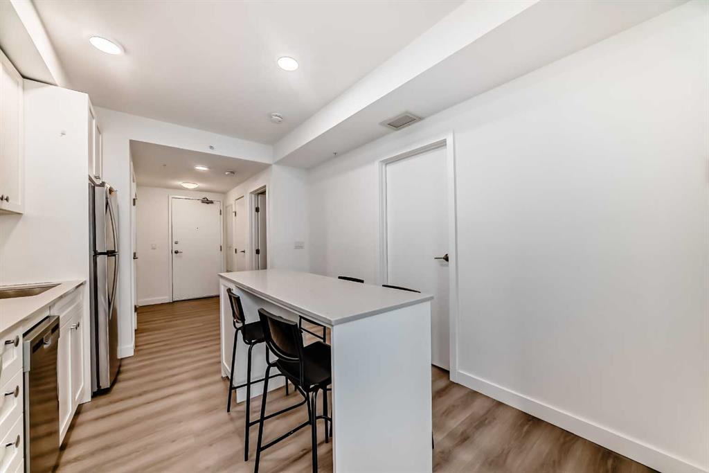 123 4 Street NE #503 photo 5