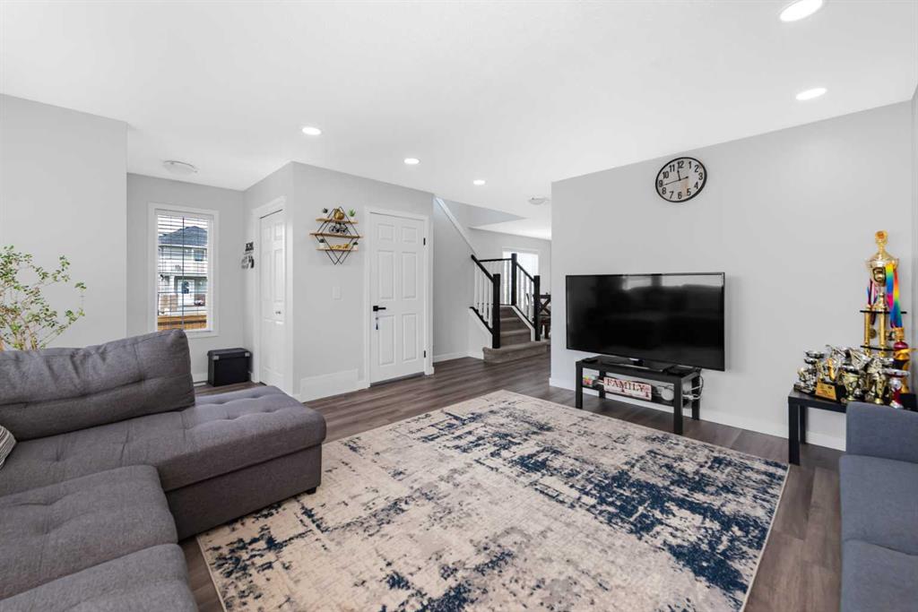 2 Saddlefield Crescent NE photo 5