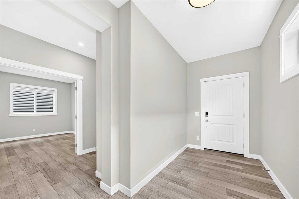 137 Creekside Way SW photo 4