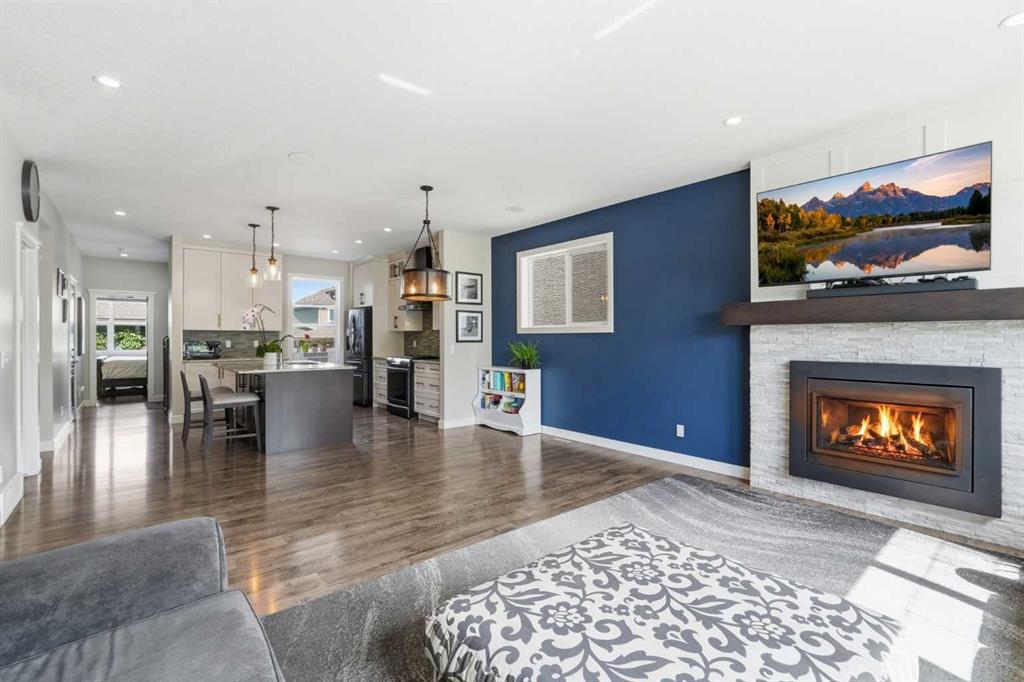 237 Mahogany Parade SE photo 5