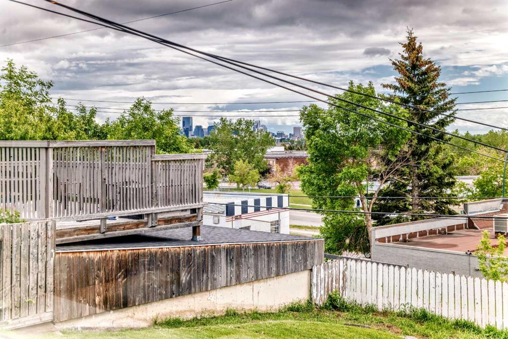 35 Collingwood Place NW photo 5