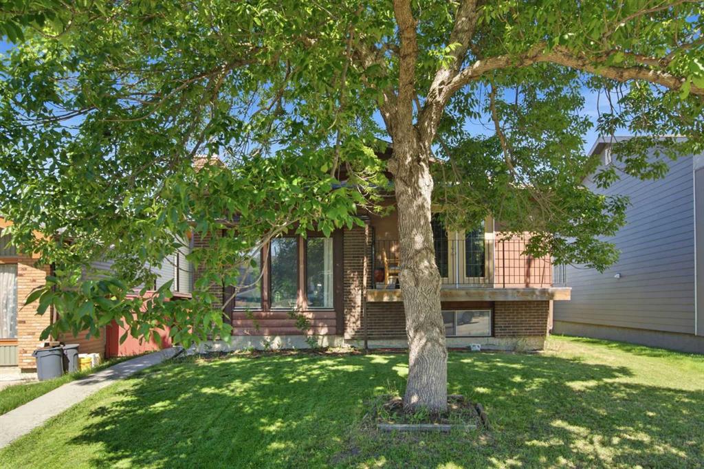 20 Berkshire Court NW photo 3