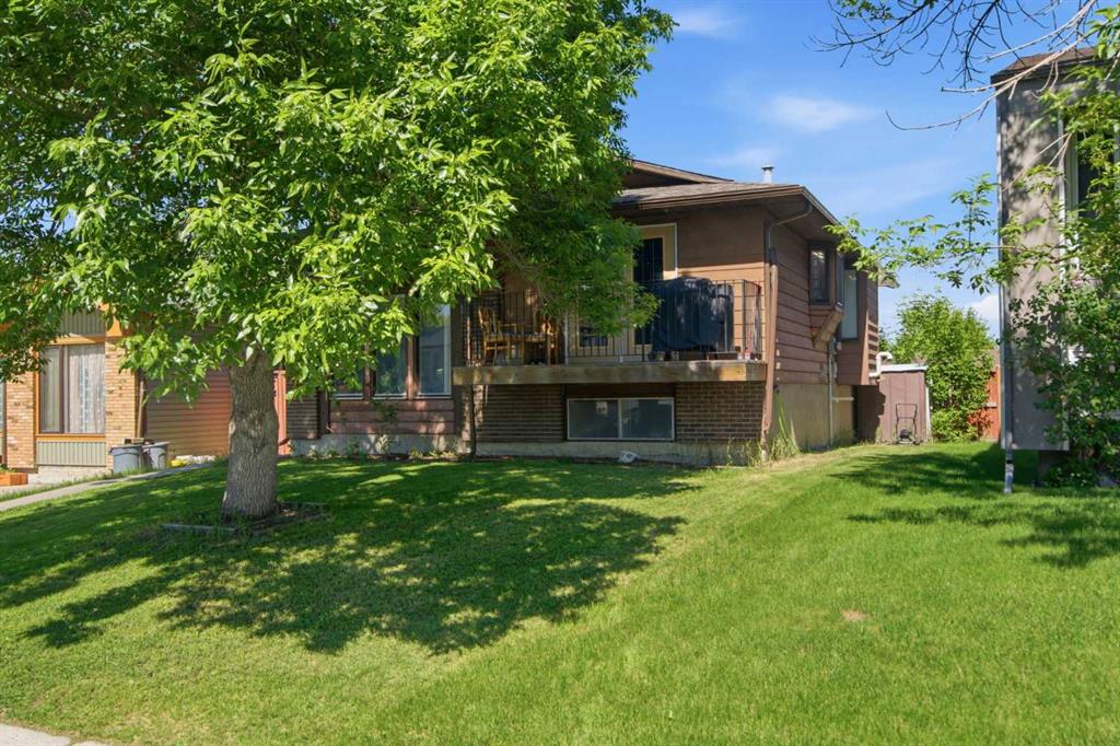 20 Berkshire Court NW photo 5