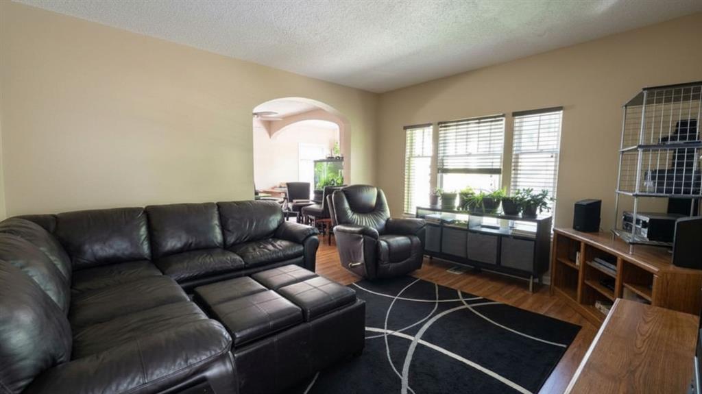 206 11 Avenue NE photo 4