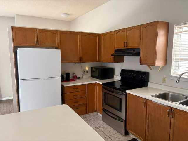 6934 Laguna Way NE photo 2