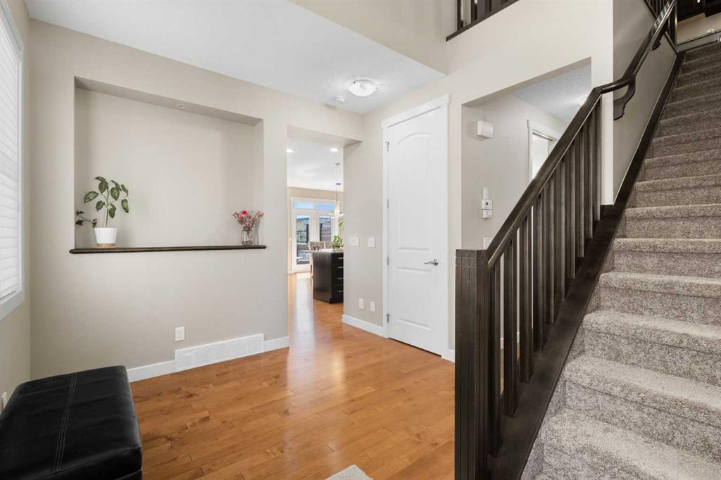 106 Cranarch Landing SE photo 3