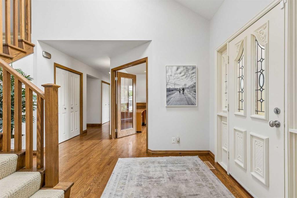 65 Woodpath Terrace SW photo 4