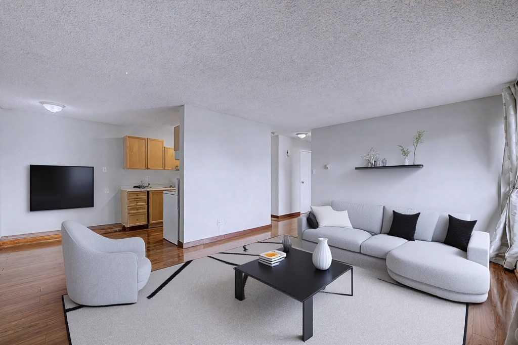 659 4 Avenue NE #105 photo 2