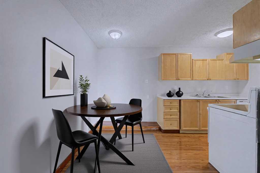 659 4 Avenue NE #105 photo 4