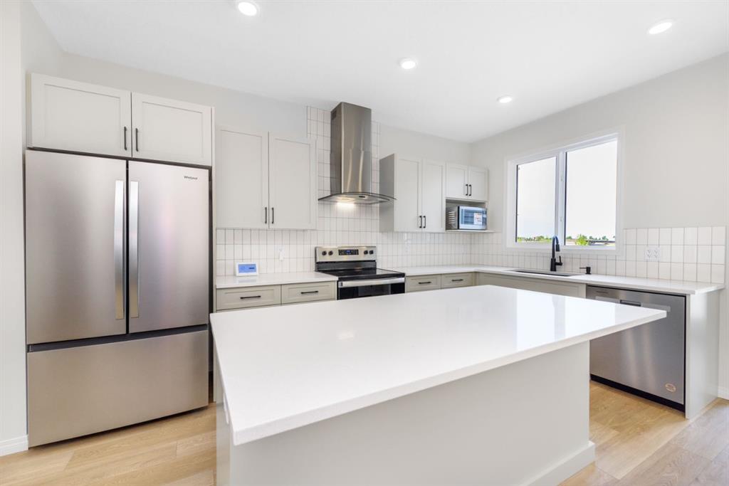 115 Huxland Road NE photo 4