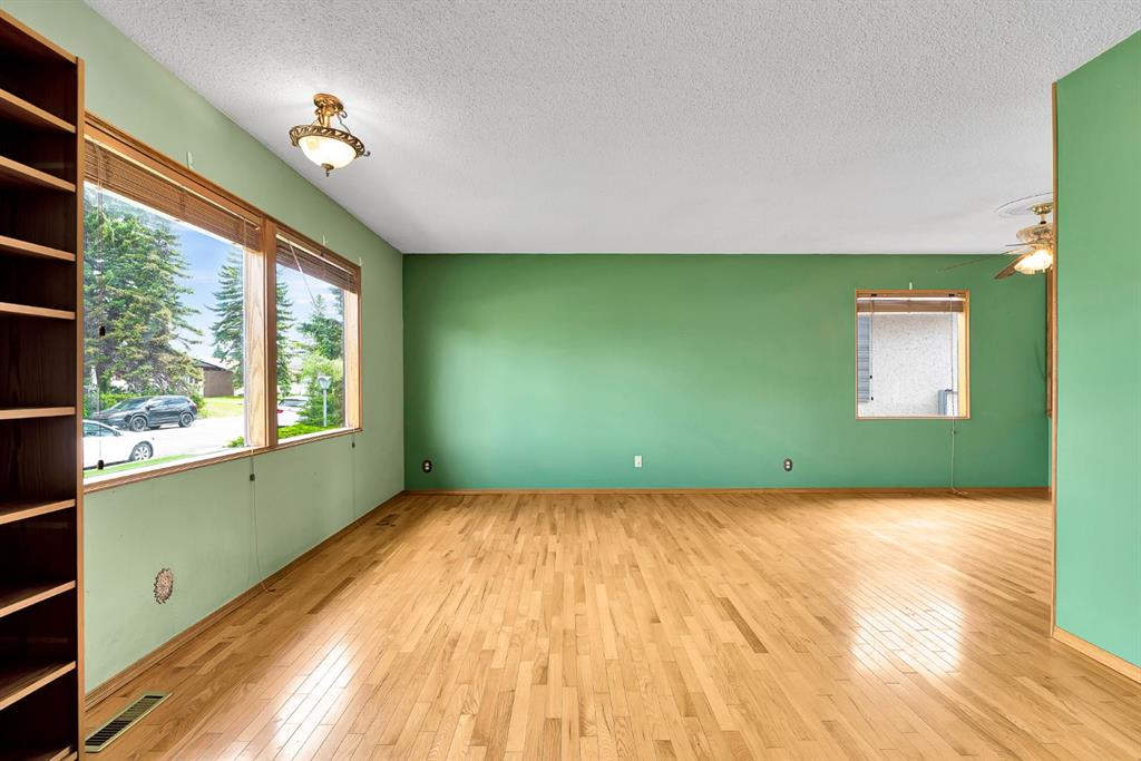 4127 Maryvale Road NE photo 5