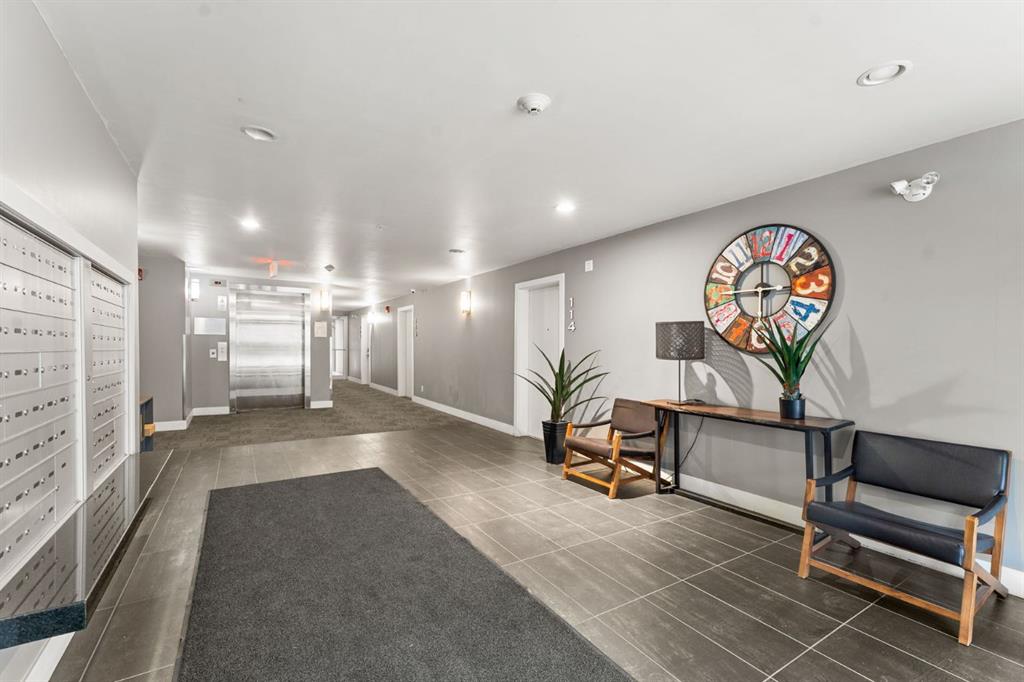 515 4 Avenue NE #302 photo 2