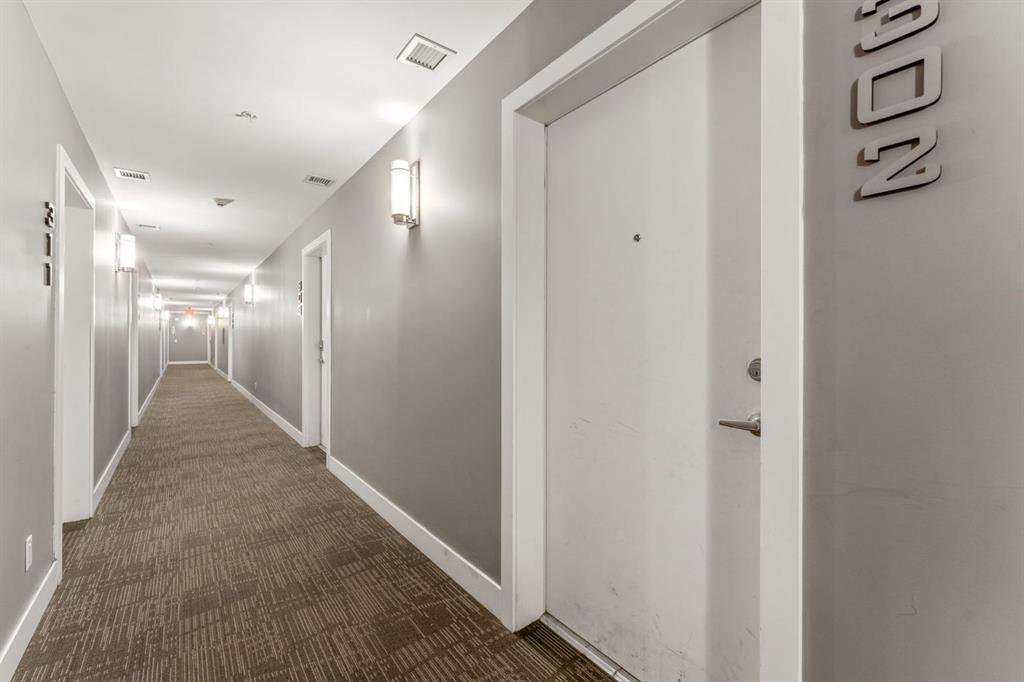 515 4 Avenue NE #302 photo 3