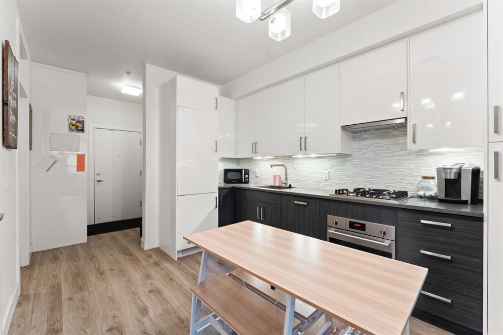 515 4 Avenue NE #302 photo 5