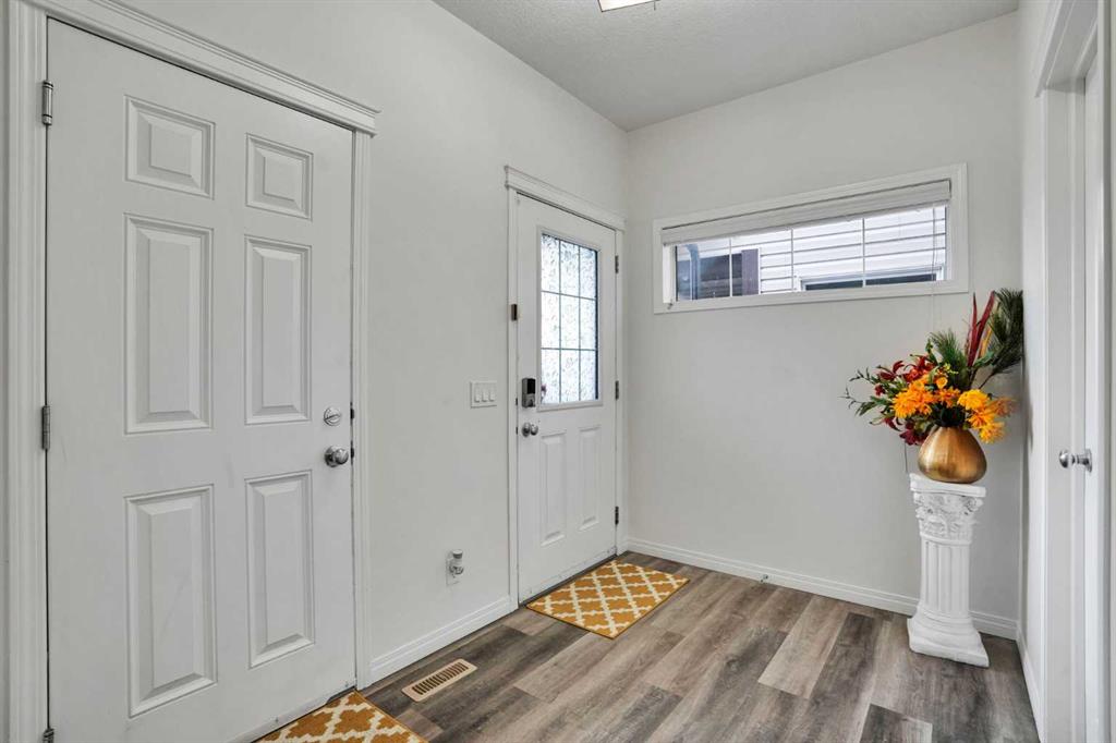 379 Skyview Shores Manor NE photo 4