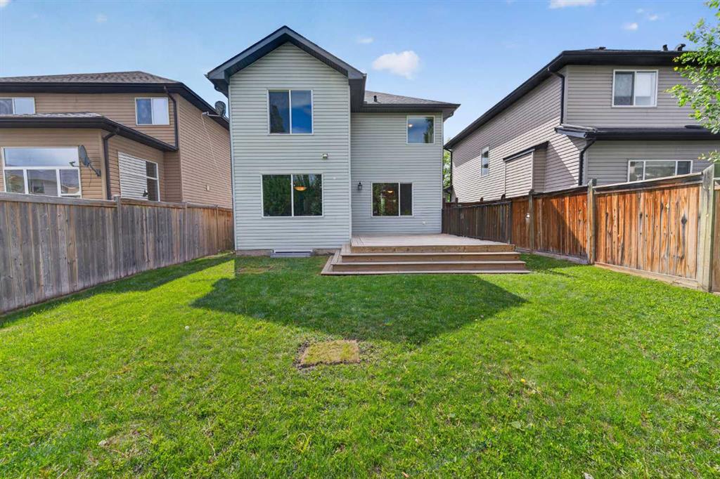 162 Cranwell Square SE photo 3
