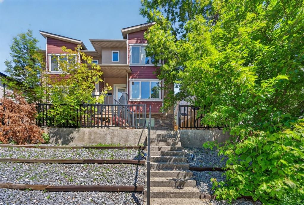 530 56 Avenue SW #2