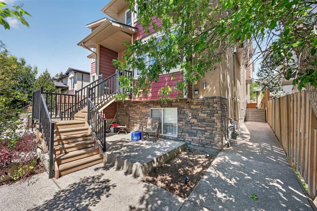 530 56 Avenue SW #2 photo 2