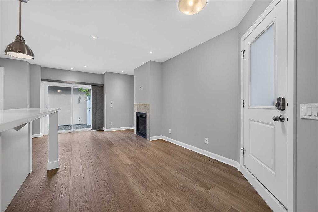 530 56 Avenue SW #2 photo 5