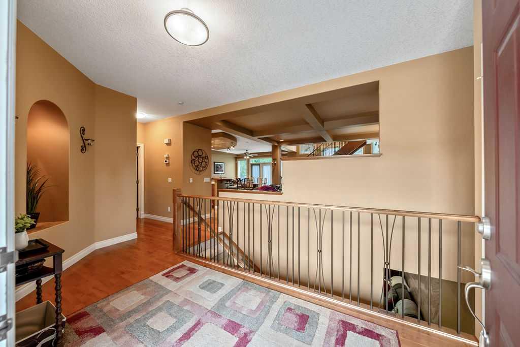 174 Arbour Vista Close NW photo 3