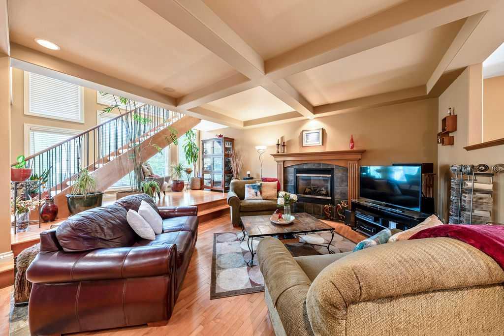 174 Arbour Vista Close NW photo 4