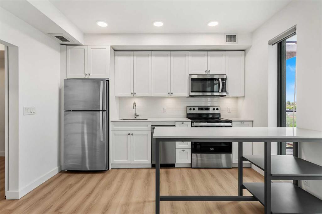 123 4 Street NE #1208 photo 4