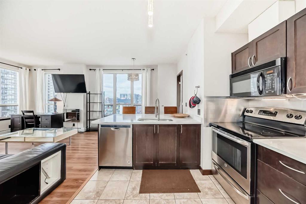 1053 10 Street SW #915 photo 3