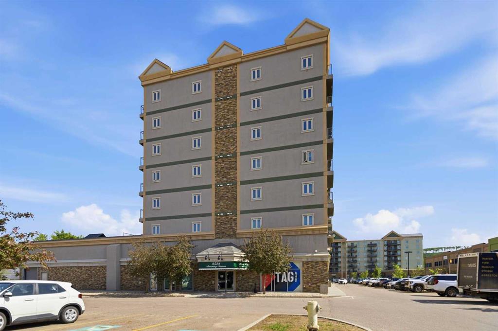 8528 Manning Avenue #522