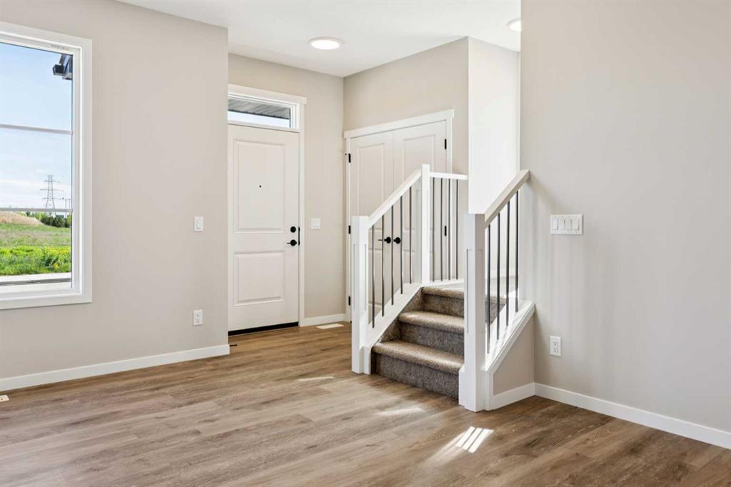 79 Hotchkiss Way SE photo 2