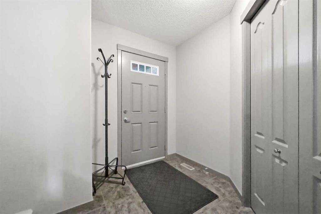 28 Skyview Shores Terrace NE photo 2