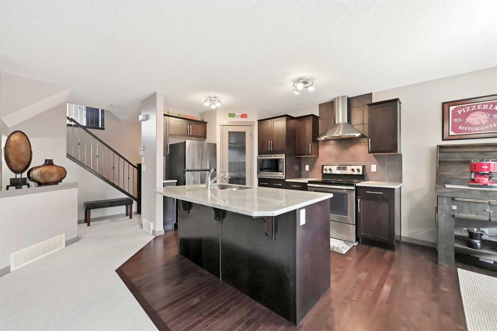 28 Skyview Shores Terrace NE photo 5