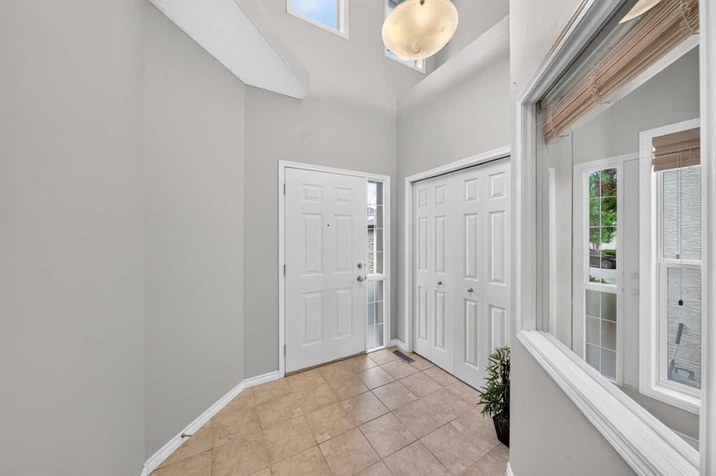 37 Tuscany Meadows Common NW photo 5