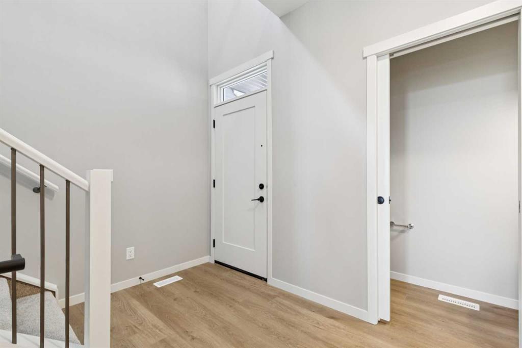 386 Hotchkiss Manor SE photo 3
