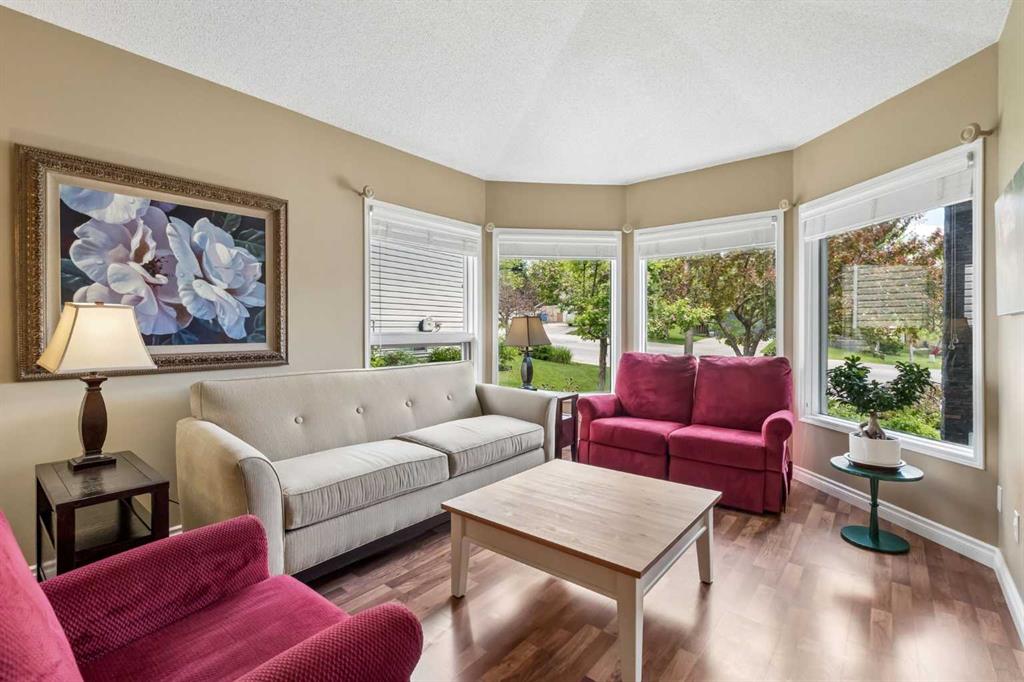 67 Hawkwood Drive NW photo 5