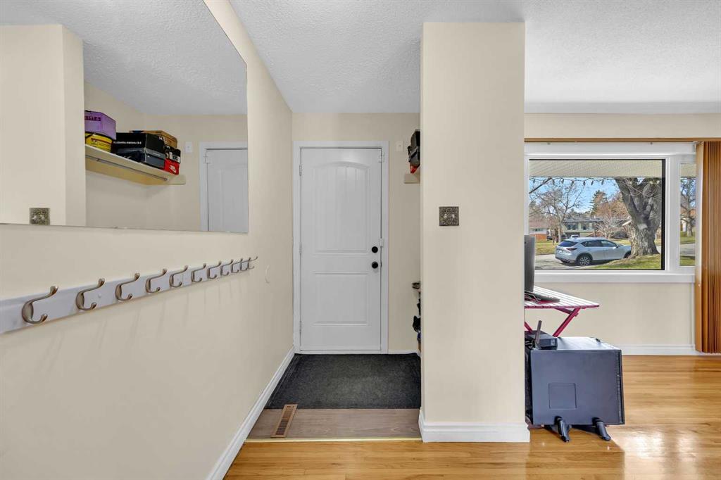 5008 2 Street NW photo 2