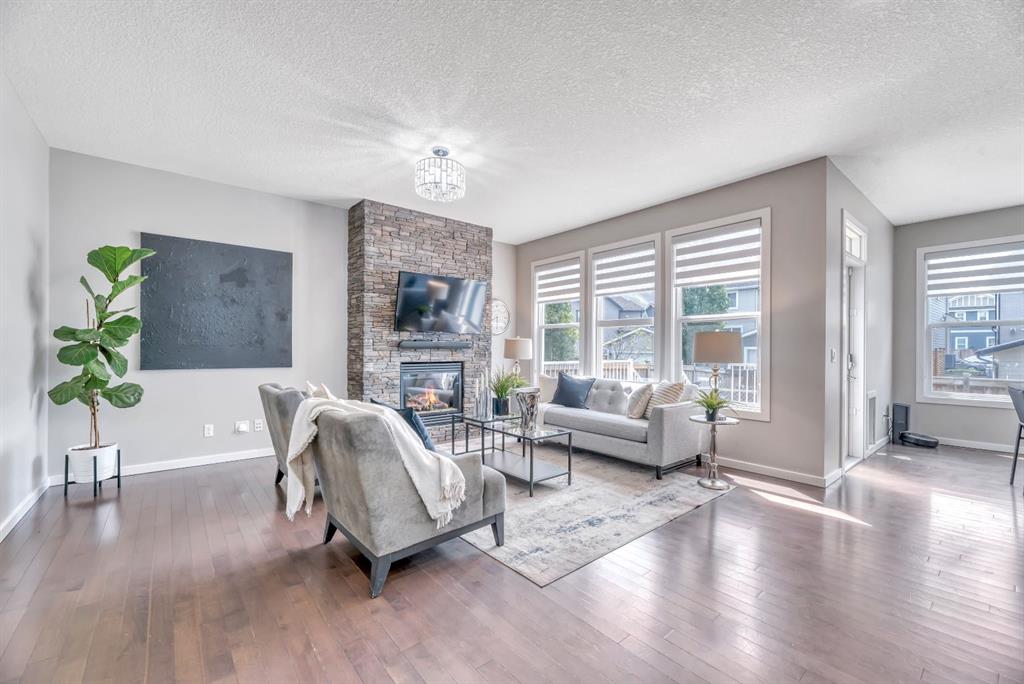 31 Mahogany Way SE photo 3