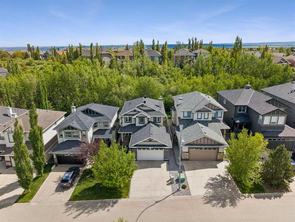 90 Royal Oak Grove NW
