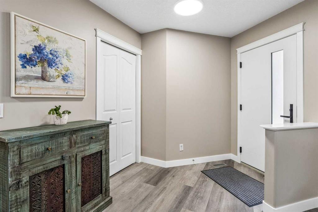 90 Royal Oak Grove NW photo 4