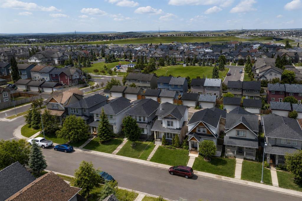116 Panora Close NW photo 2