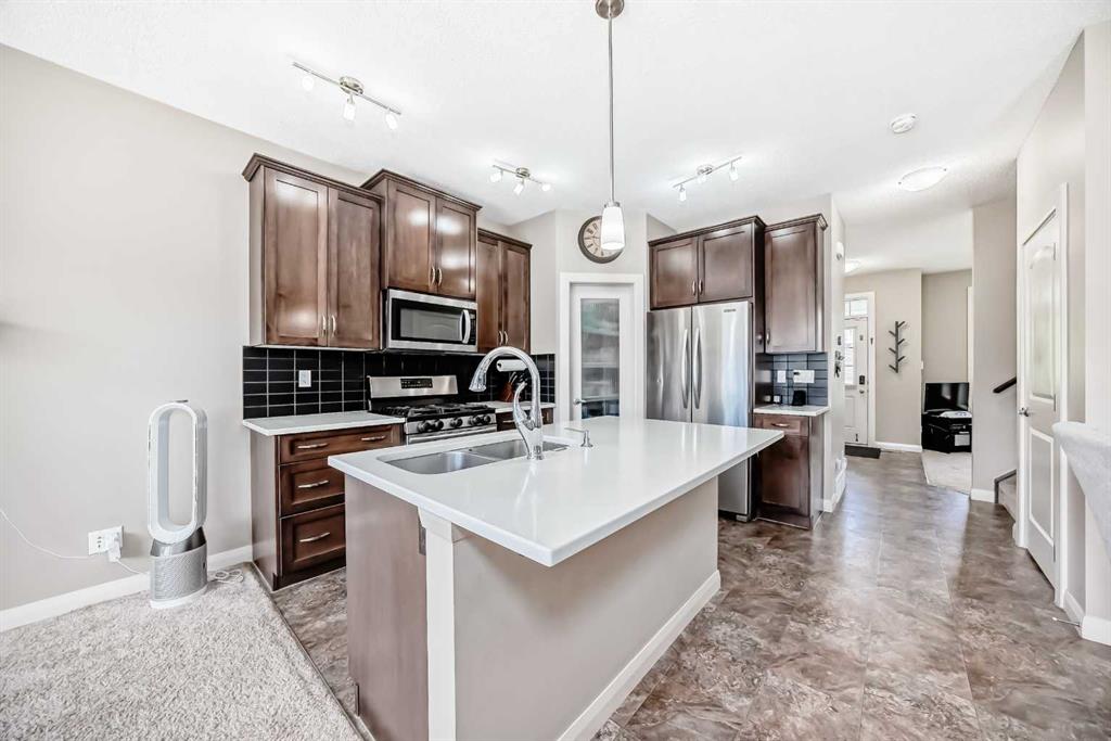 176 Evanspark Gardens photo 4
