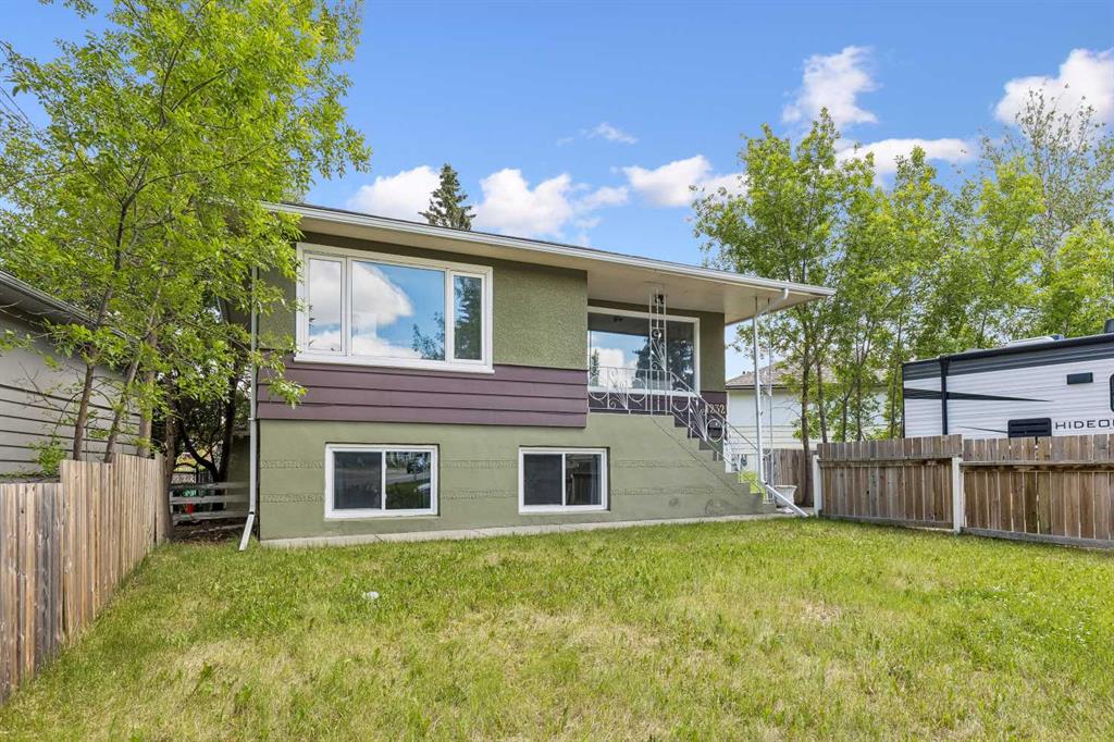 1232 Danloe Street NE photo 2