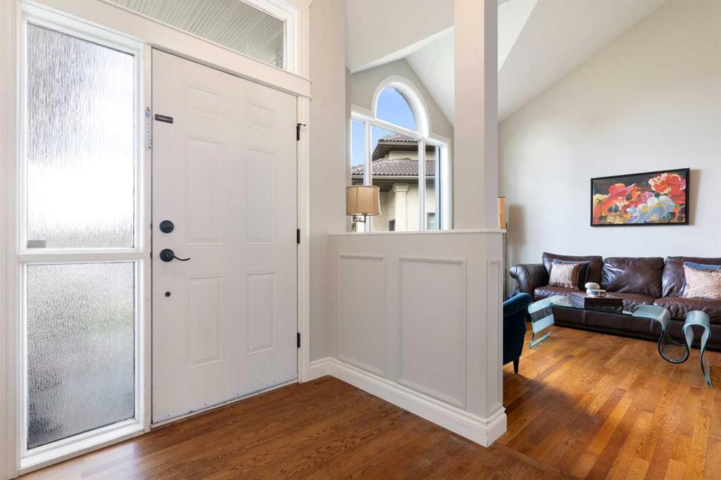 476 Silvergrove Gardens NW photo 4