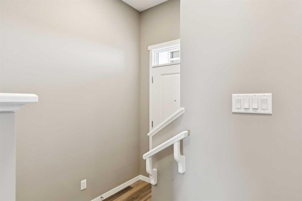 25 Hotchkiss Road SE photo 3