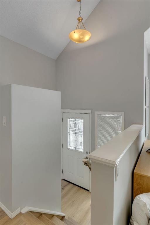 41 Saddlefield Drive NE photo 3