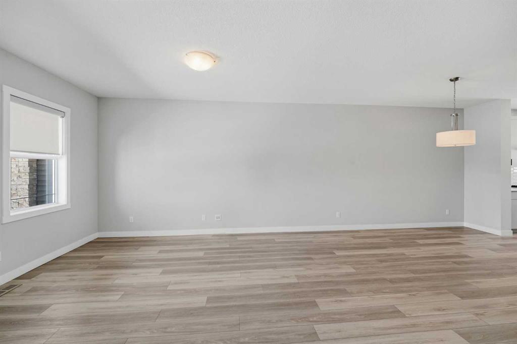 125 Edith Gate NW photo 3