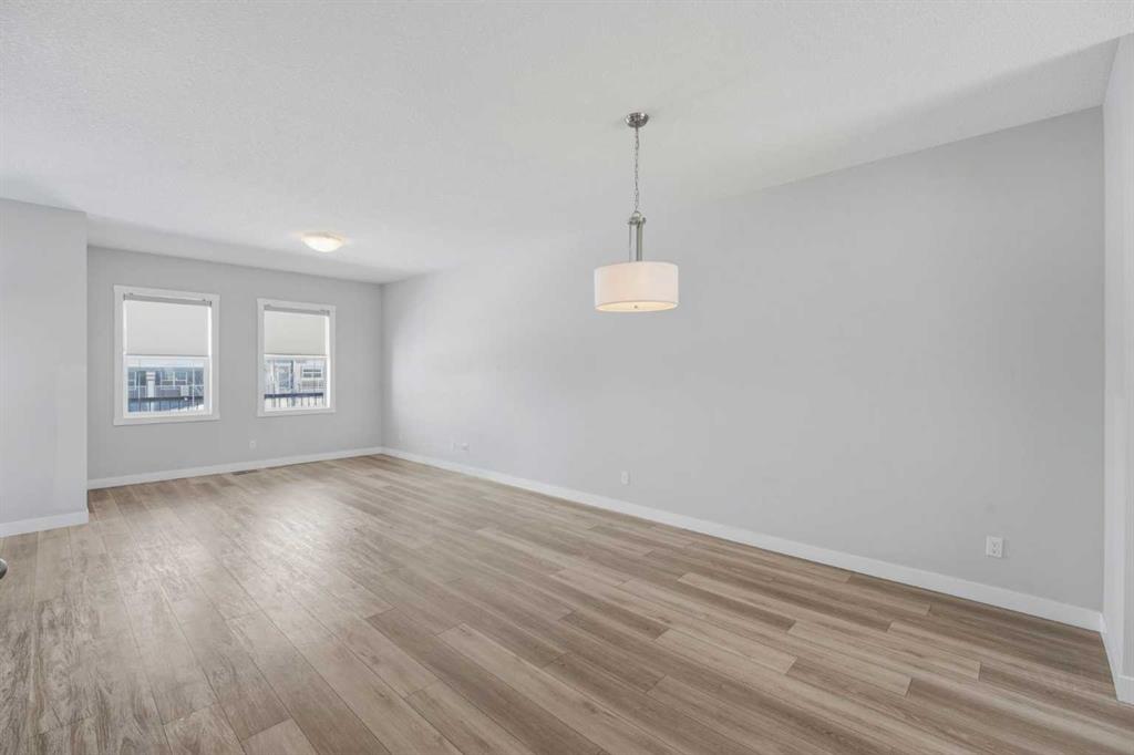 125 Edith Gate NW photo 4